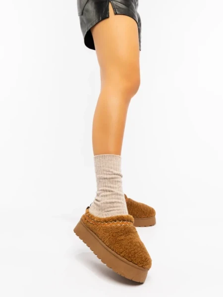 Papuci dama camel din material textil Amaria