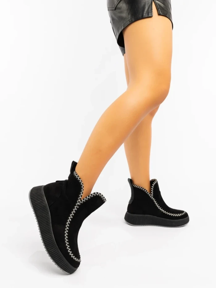 Ghete dama negre din material textil Galinda