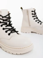 Ghete dama bej din piele ecologica Tarsia