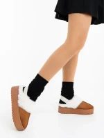 Papuci dama camel din material textil Delisia