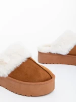 Papuci dama camel din material textil Delisia