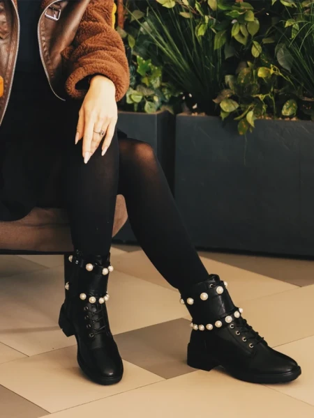 Ghete dama negre din piele ecologica Veyda