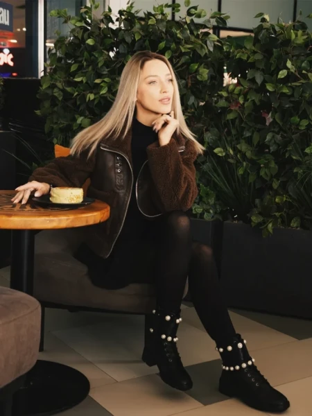 Ghete dama negre din piele ecologica Veyda