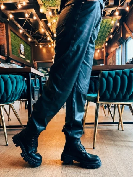 Ghete dama negre din piele ecologica Montara