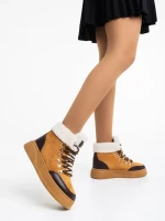 Ghete dama camel din material textil Clarabelle