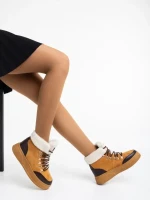 Ghete dama camel din material textil Clarabelle