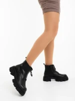 Ghete dama negre din piele ecologica Lunaria
