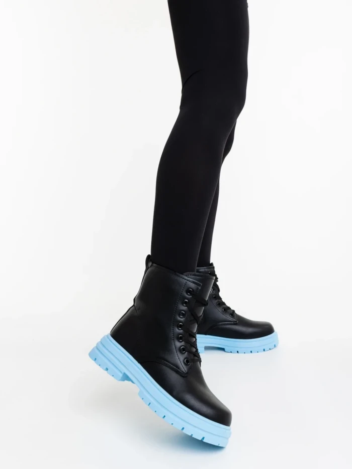 Ghete dama albastre din piele ecologica Tarali