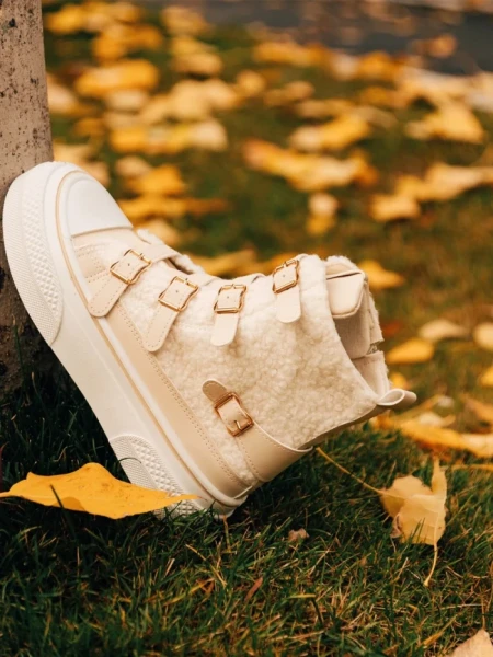 Ghete dama bej din material textil Meldona