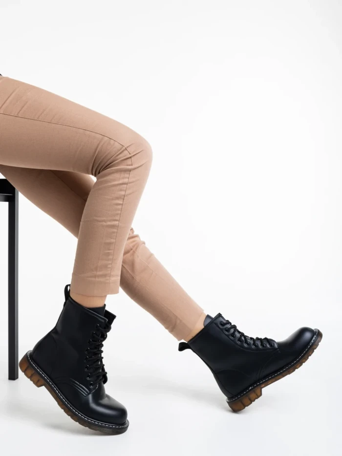 Ghete dama negre din piele ecologica lacuita Tierra