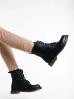 Ghete dama negre din piele ecologica lacuita Tierra