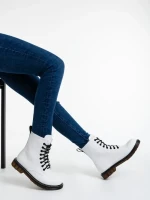 Ghete dama albe din piele ecologica lacuita Tierra