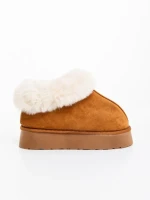 Papuci dama camel din material textil Astria