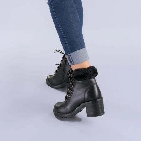Ghete dama piele Dove negre