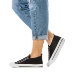 Tenisi dama Sany negri