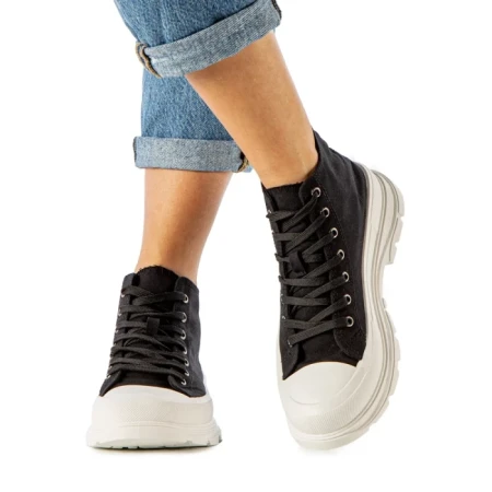 Tenisi dama Horny negri