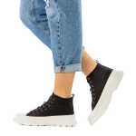 Tenisi dama Horny negri