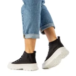 Tenisi dama Horny negri