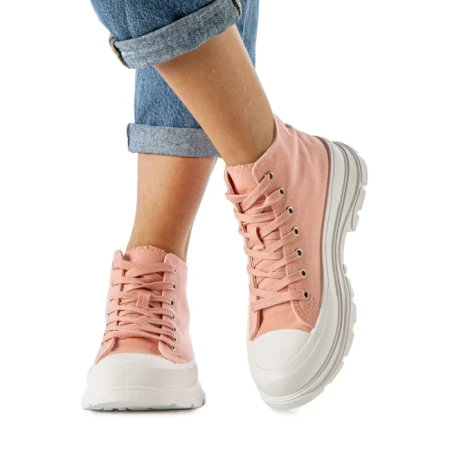 Tenisi dama Horny roz