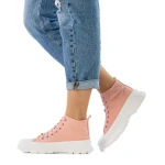 Tenisi dama Horny roz