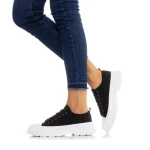 Tenisi dama Rava negri