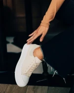 Tenisi dama Evelyn bej