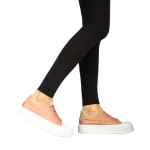 Tenisi dama Evelyn roz