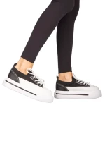 Tenisi dama Serusa negri