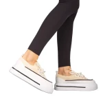 Tenisi dama Serusa bej