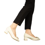 Pantofi dama cu toc bej din piele ecologica Sansiro