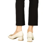 Pantofi dama cu toc bej din piele ecologica Sansiro