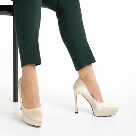Pantofi dama bej din material textil cu toc Coriana