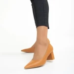 Pantofi dama camel din piele ecologica cu toc Amarilis