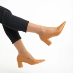 Pantofi dama camel din piele ecologica cu toc Amarilis