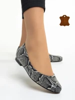 Balerini dama Marco bej cu negru din piele naturala Marnie