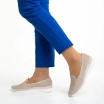 Pantofi dama bej din piele intoarsa Kamala