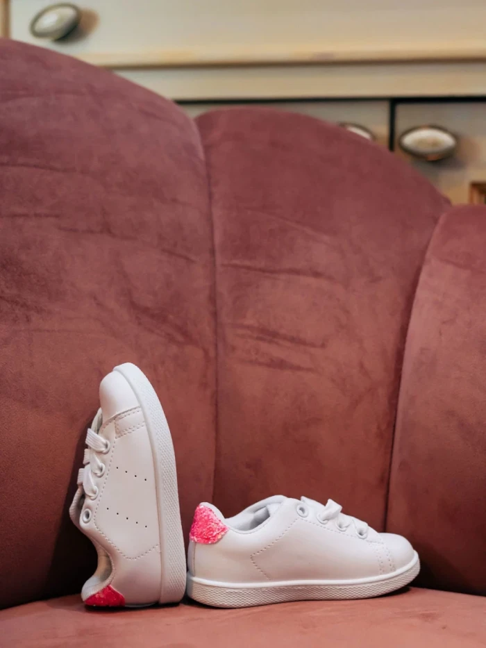 Pantofi sport copii albi cu fucsia din piele ecologica Omar