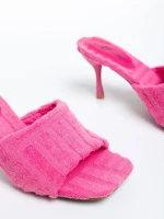 Papuci dama fucsia din material textil Vreni