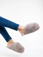 Papuci dama bej din blana sintetica Donisha