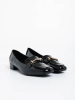 Pantofi dama negri cu toc din piele ecologica lacuita Shantay