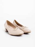 Pantofi dama bej cu toc din piele ecologica lacuita Natacha