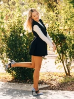 Pantofi dama albi cu negru cu toc din material textil Sadiya