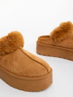 Papuci dama camel deschis din material textil Temaria