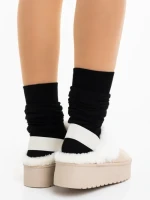 Papuci dama bej deschis din material textil Delisia