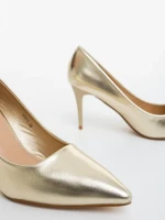 Pantofi dama cu toc aurii din piele ecologica lacuita Namura