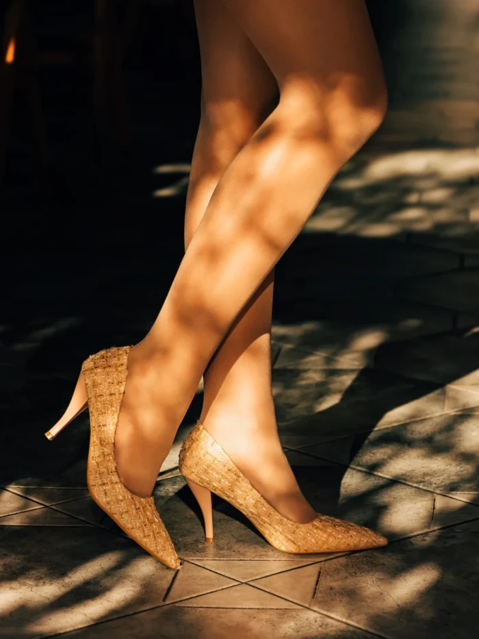 Pantofi dama cu toc bej din material textil Vicara