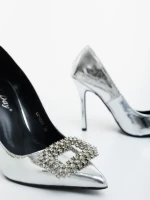 Pantofi dama cu toc argintii din piele ecologica lacuita Lusera