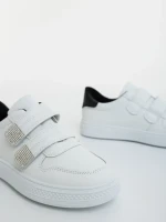 Pantofi sport dama albi cu negru din piele ecologica Mikana