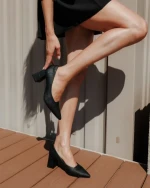 Pantofi dama cu toc negri din piele ecologica Ludena