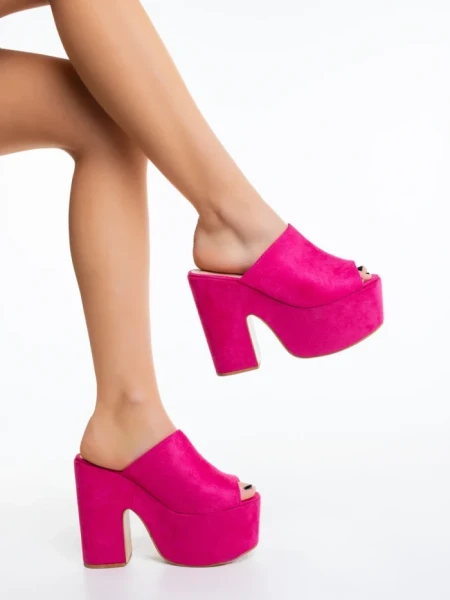 Papuci dama fucsia din material textil Lazara